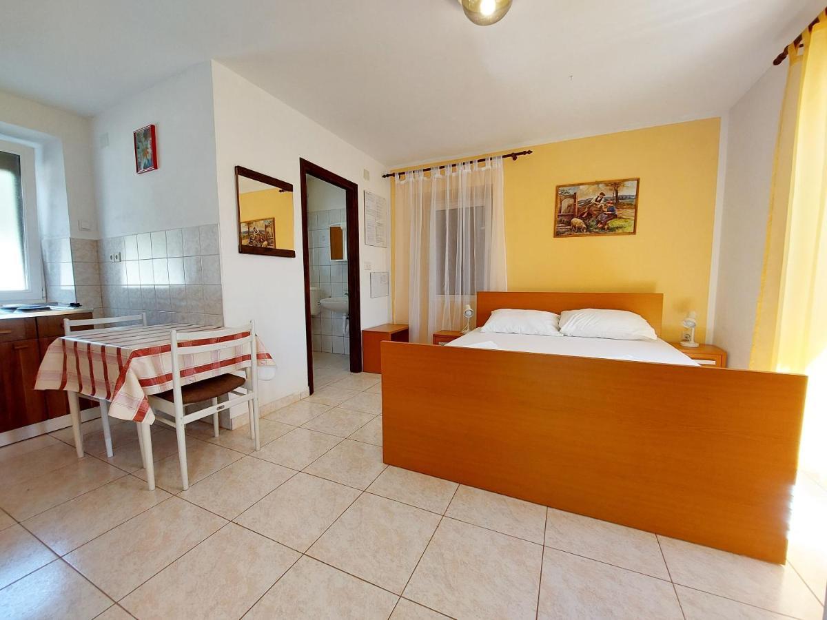 Apartments Ivan Čižići Esterno foto