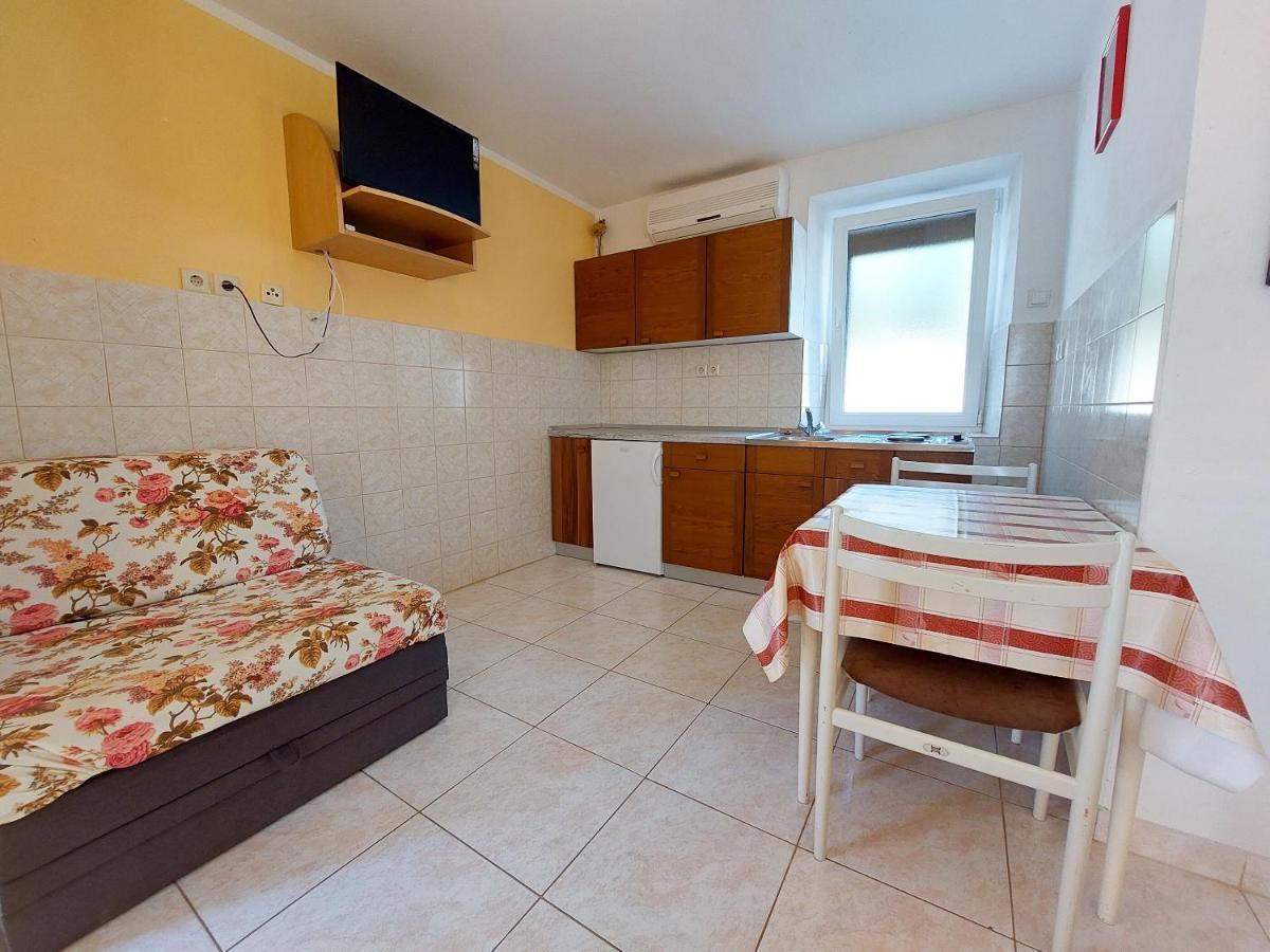 Apartments Ivan Čižići Esterno foto