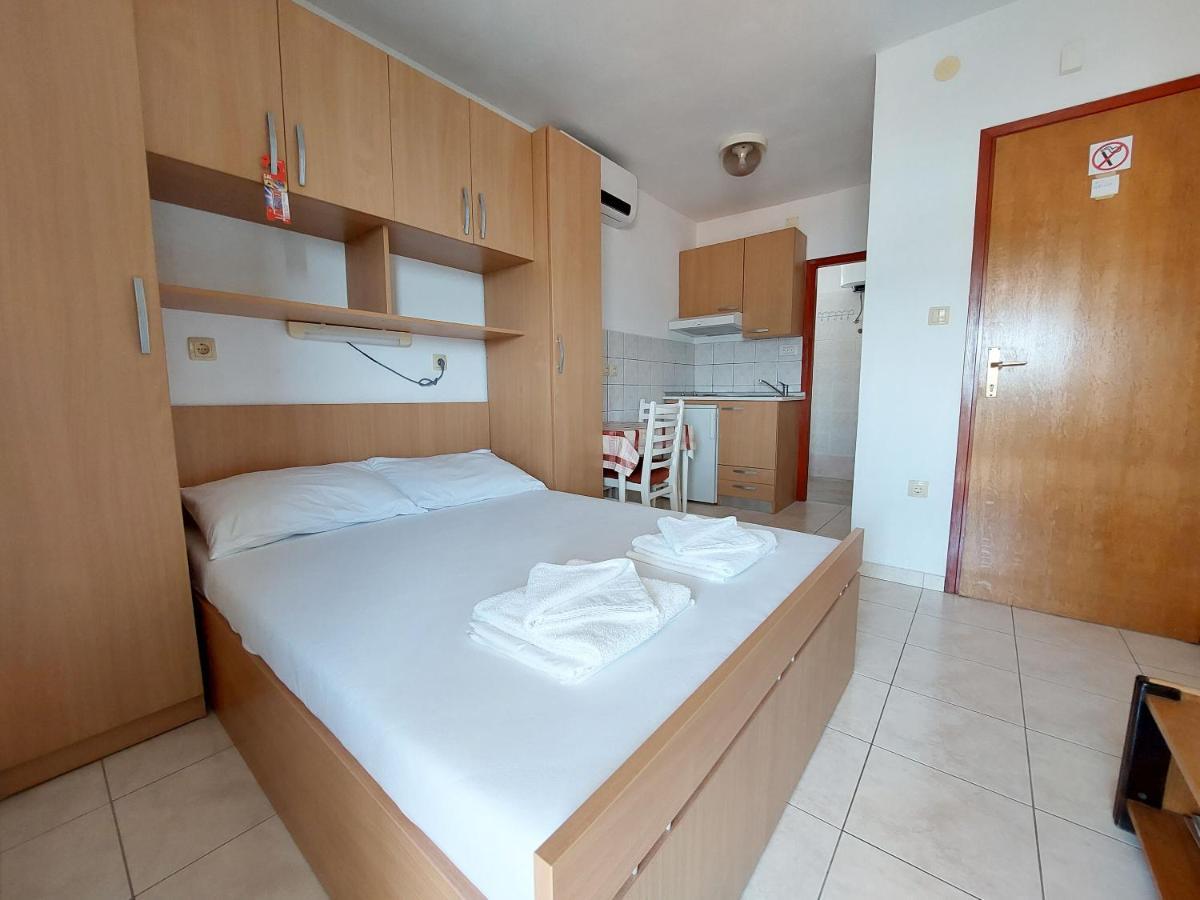 Apartments Ivan Čižići Esterno foto