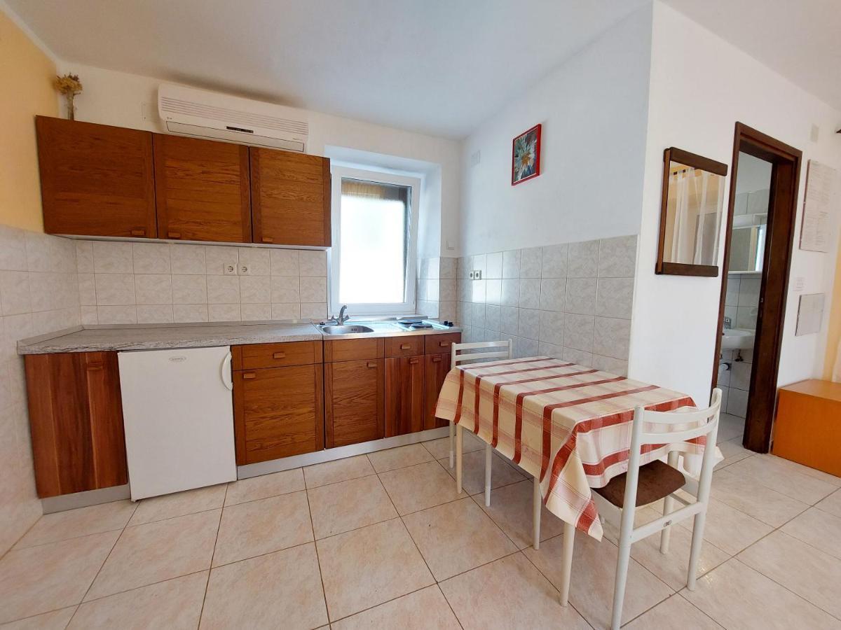 Apartments Ivan Čižići Esterno foto