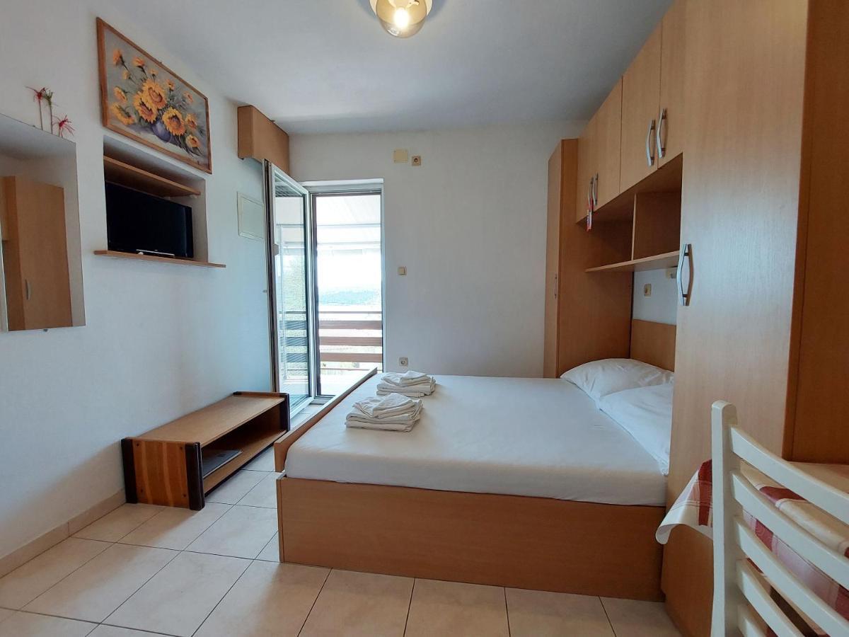 Apartments Ivan Čižići Esterno foto