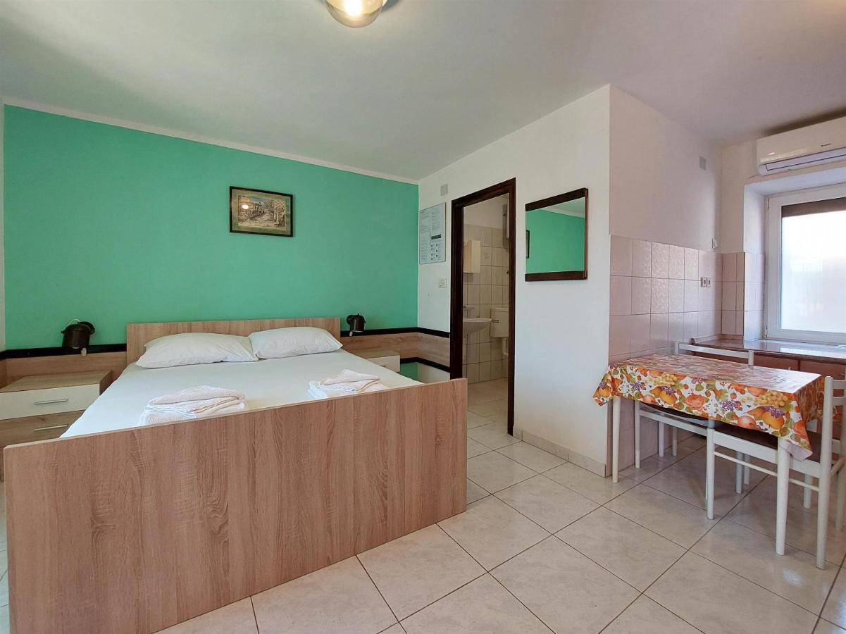Apartments Ivan Čižići Esterno foto